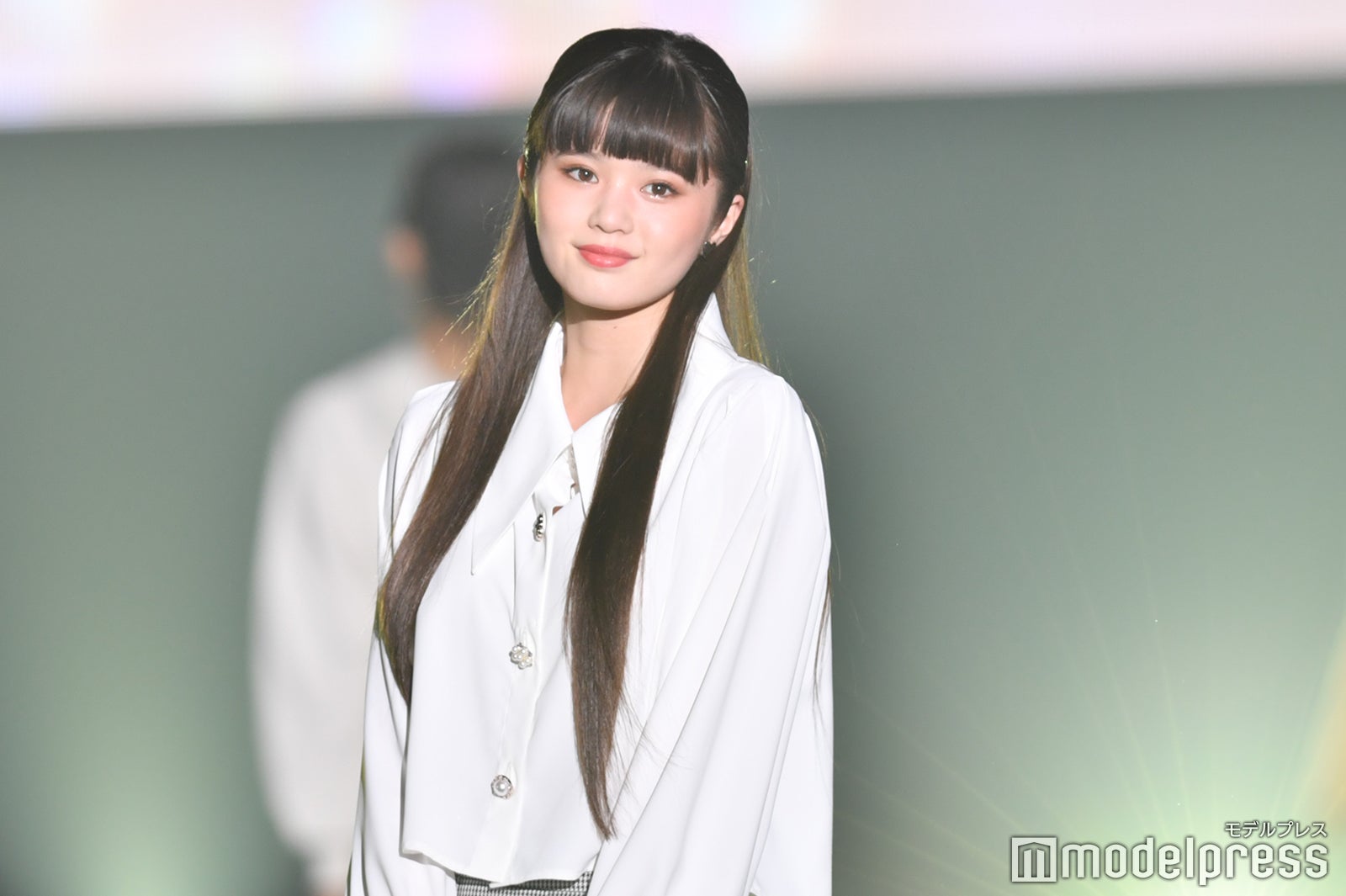 Girls2原田都愛、艶めくロングヘアにうっとり 抜群スタイルも披露＜TGC