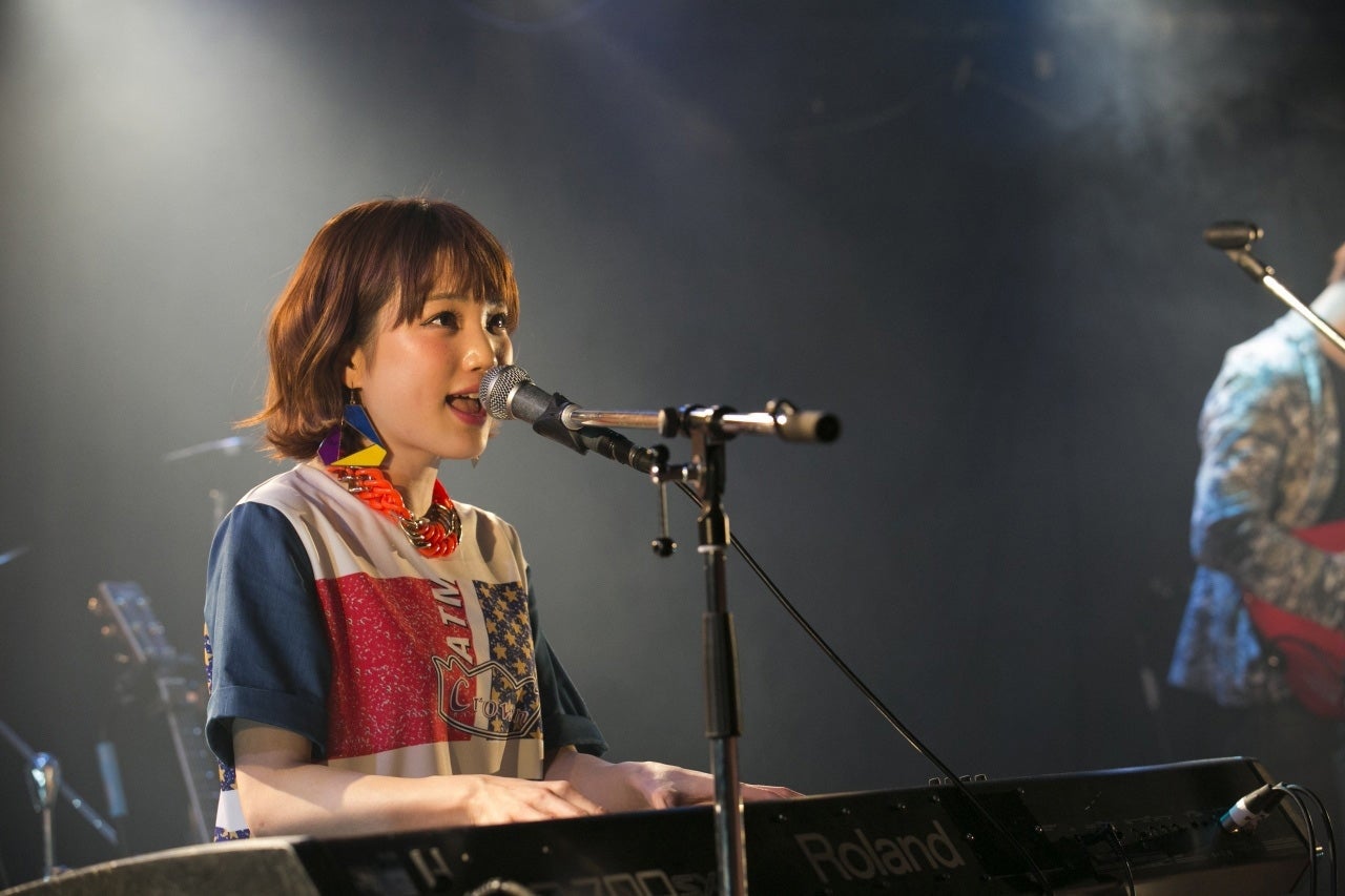 瀬川あやか／ワンマンライブ「私なりの酉ックオア酉ートメント」より（画像提供：所属事務所）