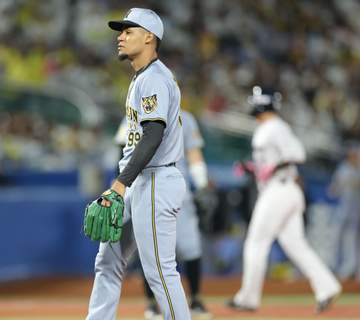 阪神 高橋の5勝目スルリ…1日で首位陥落 八回に桐敷がルーキーに同点打献上→モレッタが押し出し死球