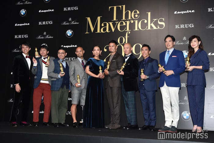 (左から)満島真之介、ミキ、山本篤選手、蜷川実花氏、田村優選手、佐藤博之氏、佐藤琢磨、堀義人氏、長谷川京子(C)モデルプレス