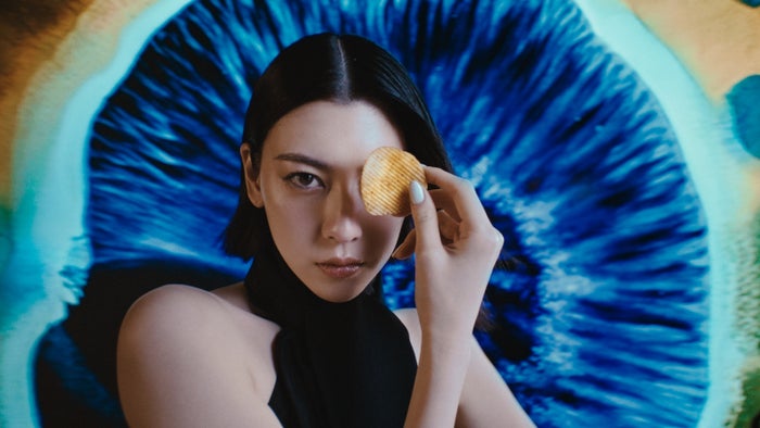 三吉彩花、セクシー衣装披露 切り替え方にどよめきの声「本当に同一人物？」