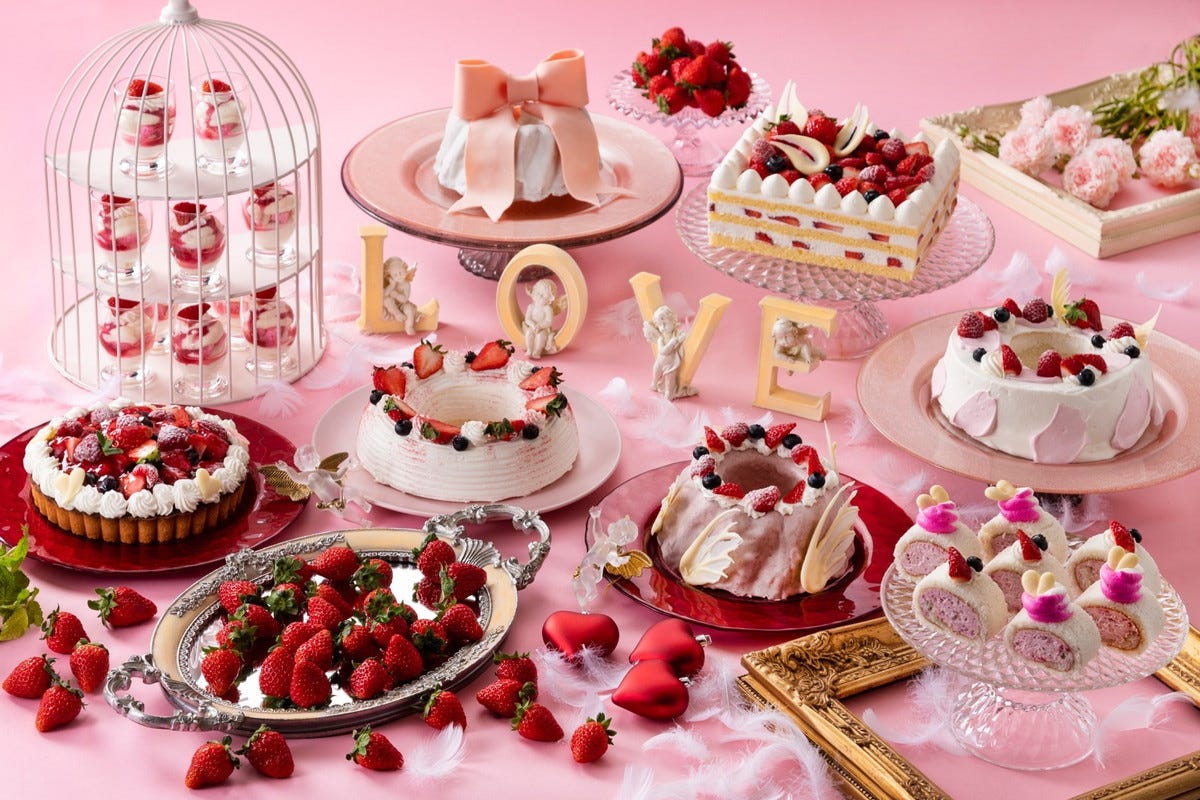 ヒルトン成田で新春ビュッフェ、天使の羽を纏ったケーキやストロベリータルトなど日替わりスイーツ