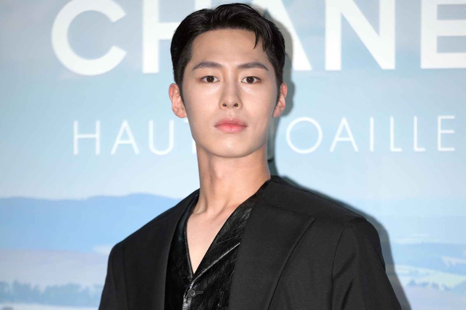 aespaカリナと交際中のイ・ジェウク、SNSフォロワー650万人超えの人気俳優 高い演技力・ビジュアル話題に＜略歴＞