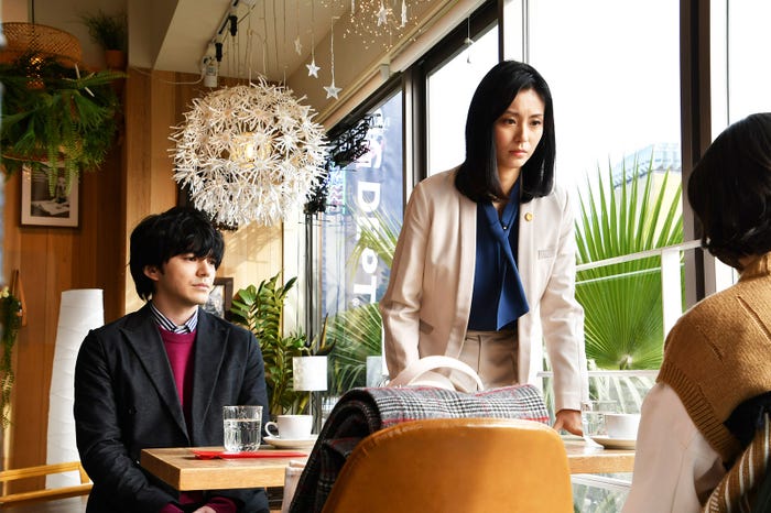 林遣都、本仮屋ユイカ、波瑠/「愛しい嘘~優しい闇~」第2話より(C)テレビ朝日