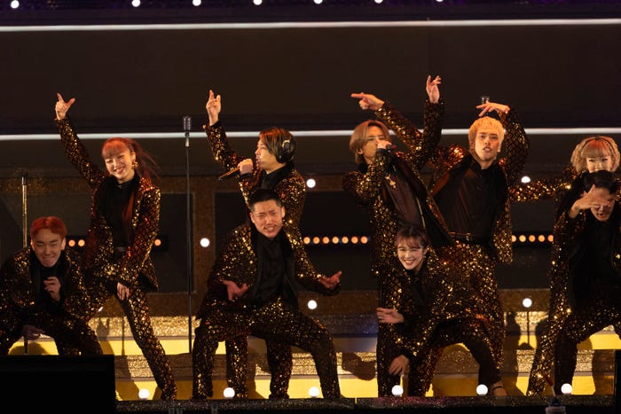 「東京ドームのステージに立っているスターです」と挨拶したKinKi Kids(提供写真)