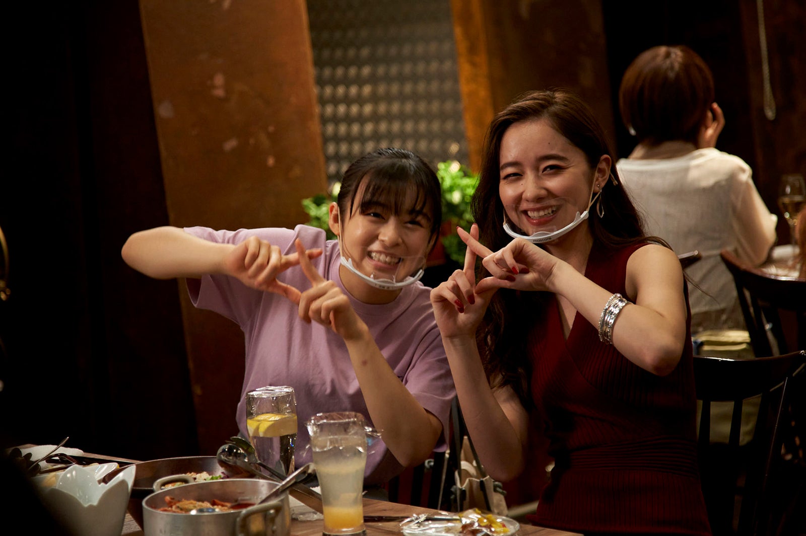 森七菜、堀田真由（C）2021『ライアー×ライアー』製作委員会（C）金田一蓮十郎／講談社