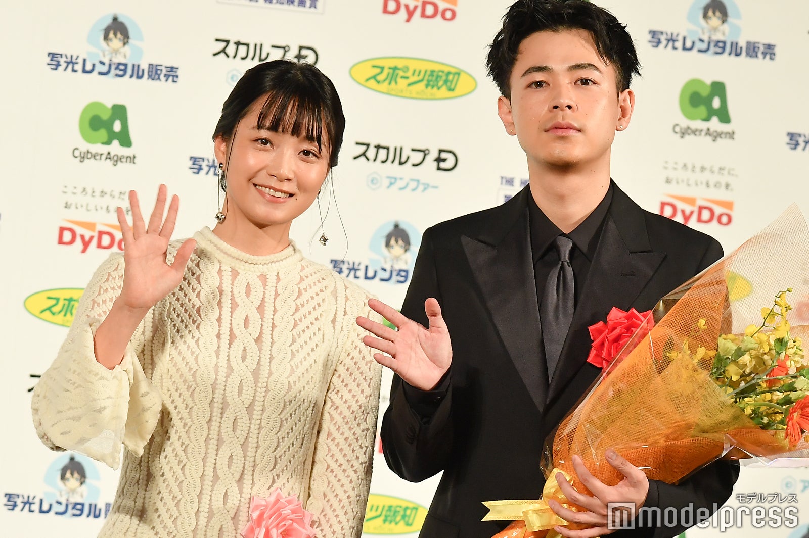 （左から）深川麻衣、成田凌（C）モデルプレス