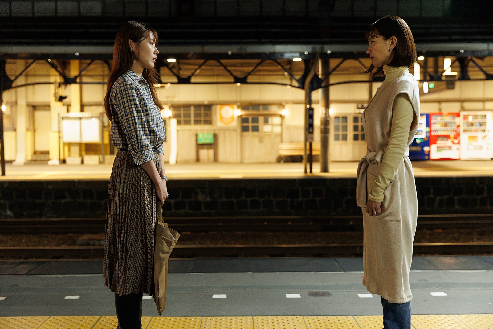 有村架純、中村ゆり／Netflixシリーズ「さよならのつづき」11月14日（木）よりNetflixにて独占配信