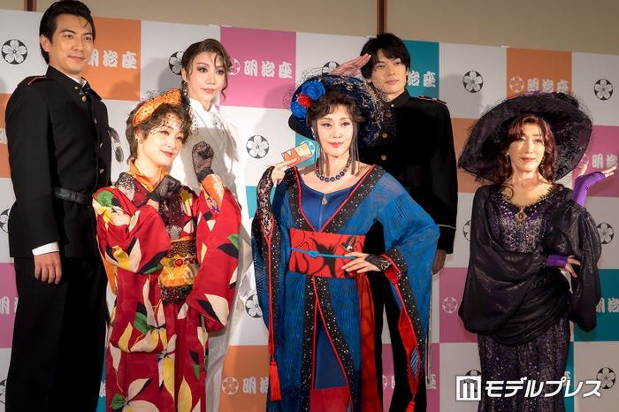 (前列左から)剛力彩芽、藤原紀香、高島礼子(後列左から)上山竜治、美弥るりか、崎山つばさ(C)モデルプレス