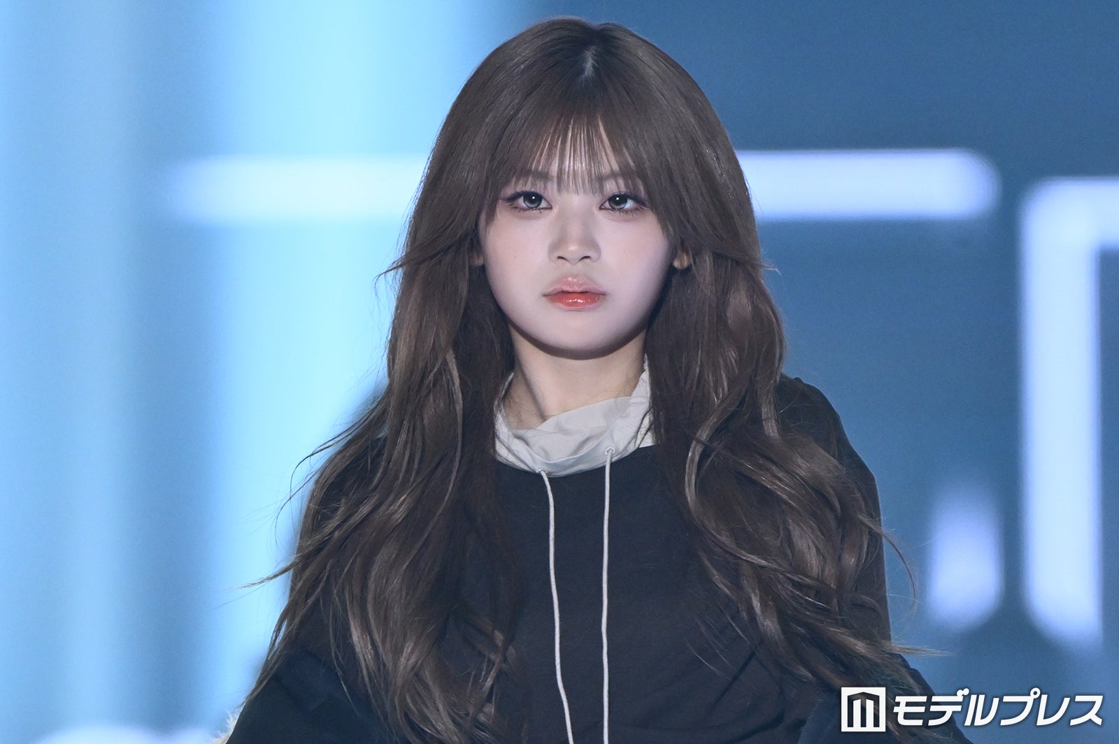 ME:I・RINON（村上璃杏）、ゆるウェーブ×クールな眼差しで観客魅了「アンニュイな感じが最高」「いつもと雰囲気違う」の声【TGC2026A/W】