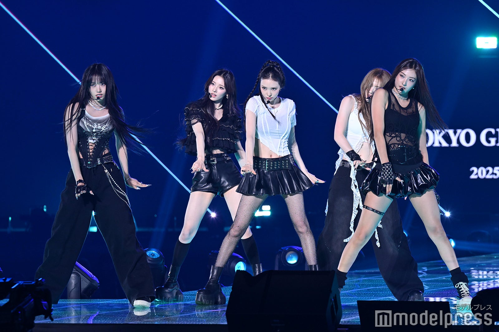 MEOVV（C）モデルプレス