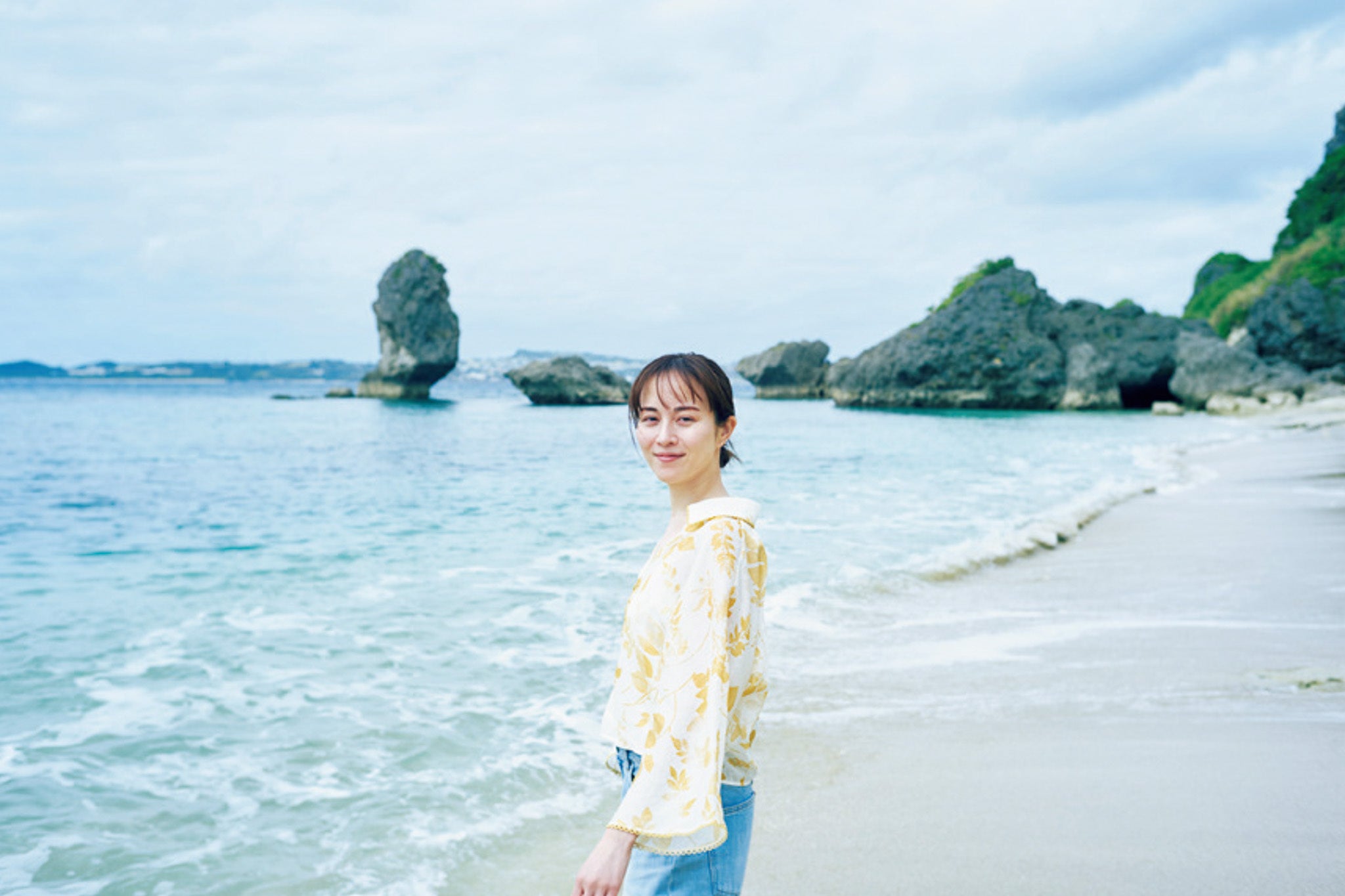 比嘉愛未（撮影：三宮幹史／『FRIDAY』2026年7月16日発売号より）