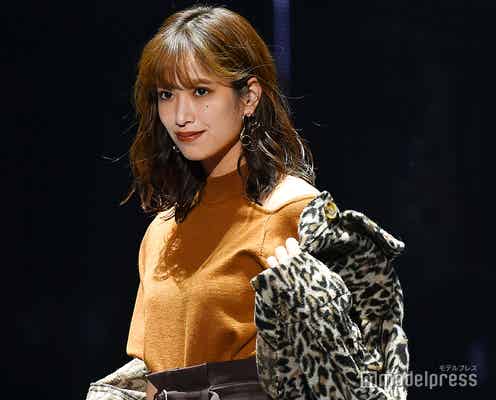 日向坂46佐々木久美、ヒョウ柄コートから素肌チラリ<TGC2019A/W>
