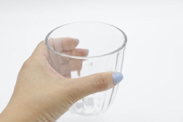 ダイソー　じょうぶなグラス（ストレート、約315mL）　重み
