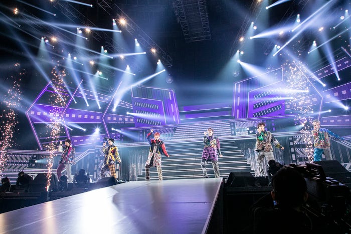 超特急/「BULLET TRAIN Arena Tour 2018 GOLDEN EPOCH at OSAKA-JO HALL」より(画像提供:SDR)