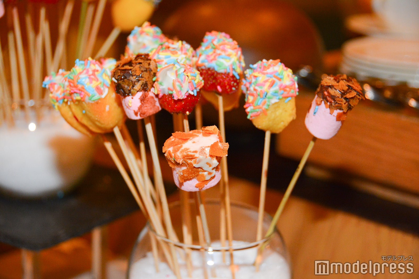 女子には嬉しいインスタ映えするスイーツも／クラブラウンジ（C）モデルプレス