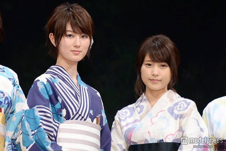 （左より）高月彩良と有村架純