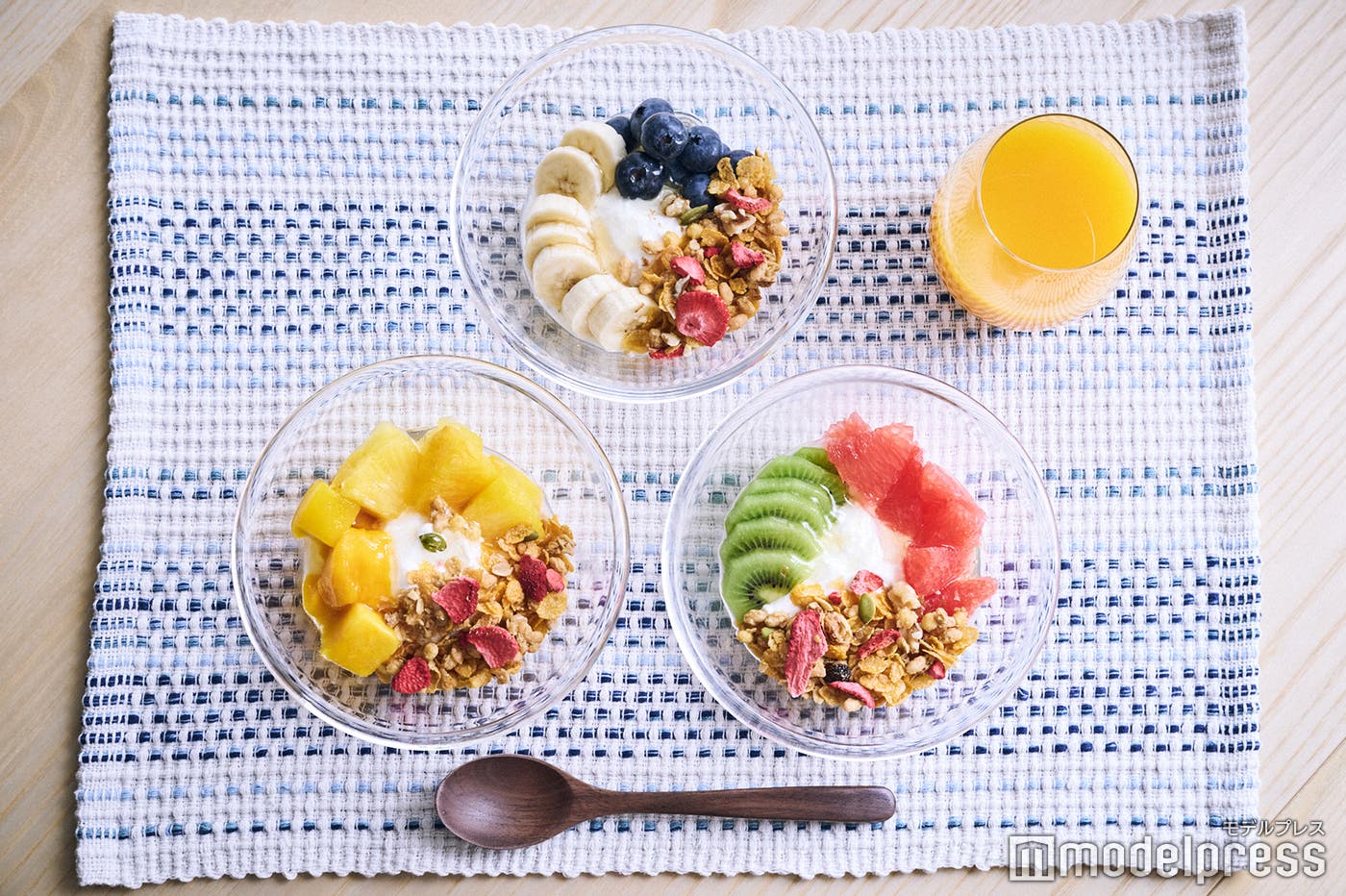 グリークヨーグルト(素材まるごとグラノラ 朝摘みいちご使用)(C)モデルプレス