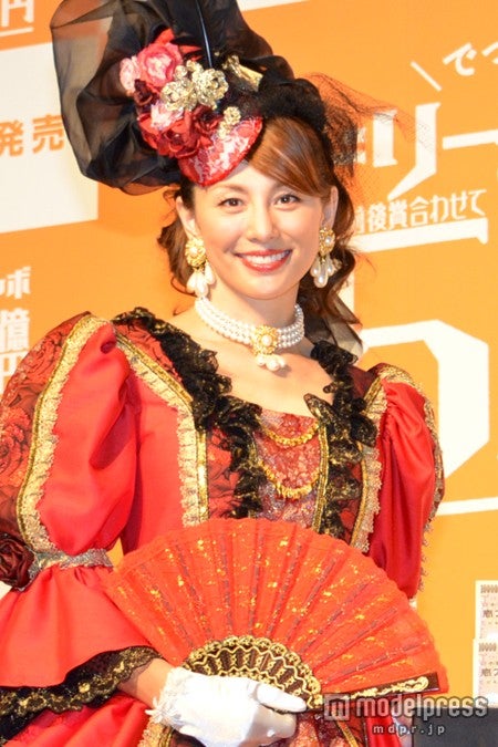 米倉涼子、「嫌だ」 思わず照れ笑い