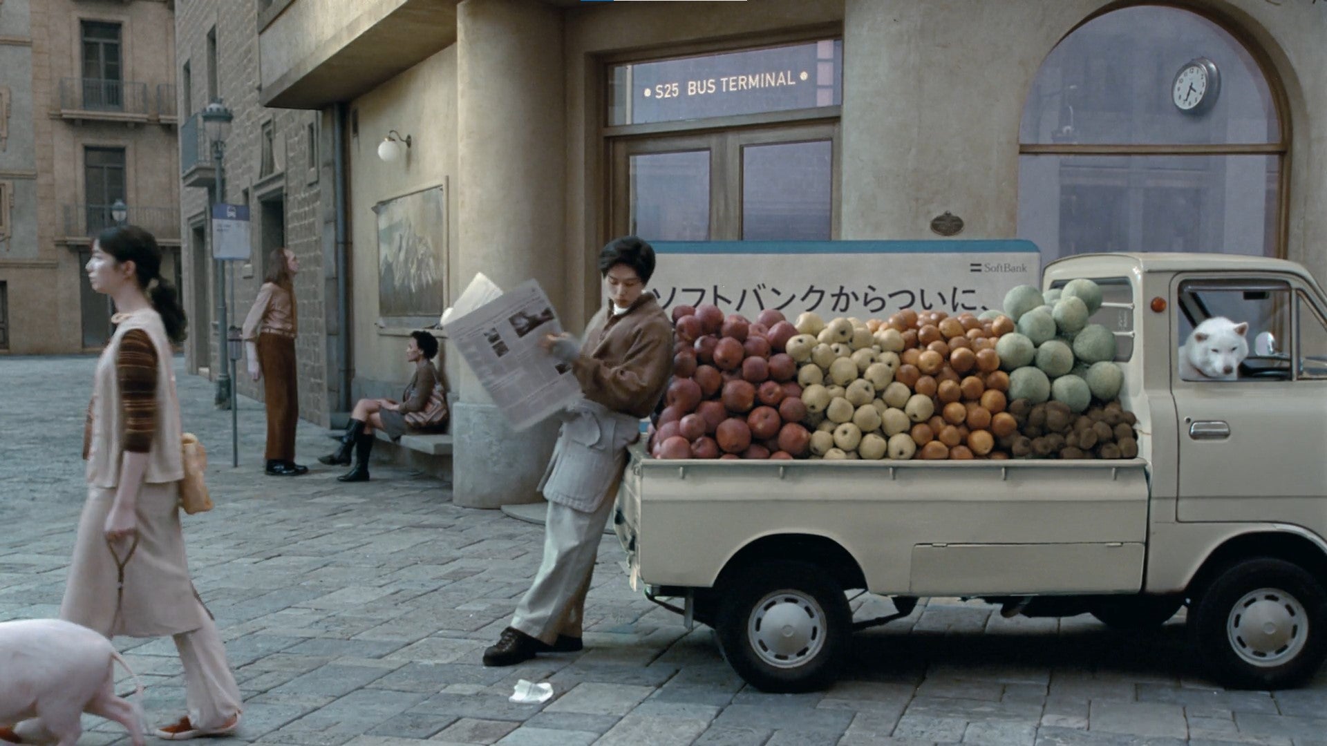 五百城茉央、坂東龍汰「りんごとトラック」 篇（提供写真）