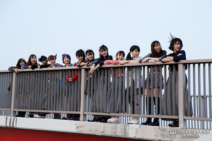 「しぇからしか!」HKT48 feat.氣志團MVのワンシーン(C)AKS