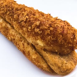 ローソンが長さ19cmの特大バーガーを発売 ネットで「超豪快!」と反響