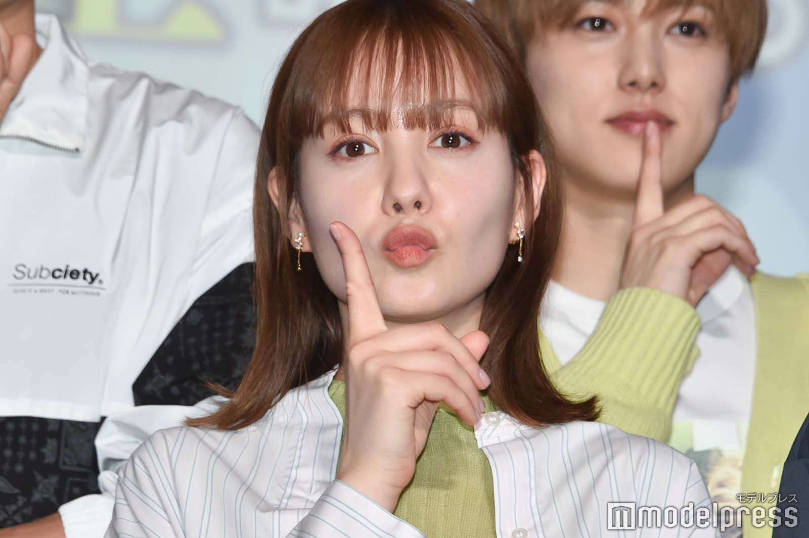 “月読くんポーズ”をキュートに見せてくれたトリンドル玲奈（C）モデルプレス