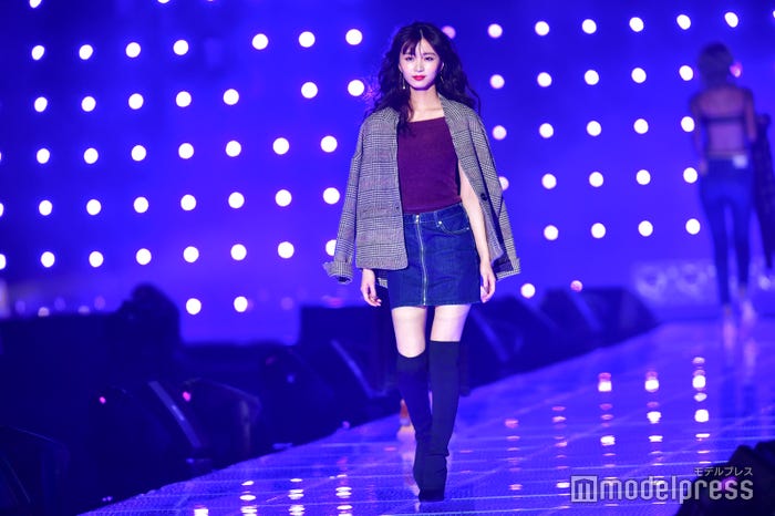 岡崎紗絵 (C)モデルプレス