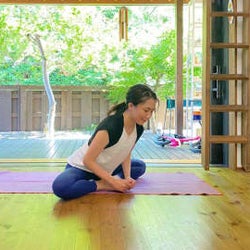 疲れのたまった一日の終わりに!気持ちよく体をほぐす下半身ストレッチ