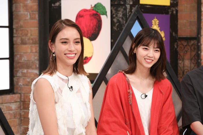 滝沢カレン、西野七瀬(C)カンテレ