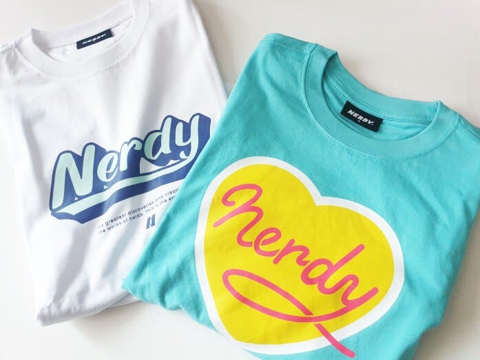 今夏人気のNERDYのTシャツ。街でもこのTシャツ姿の人をちらほら見かけます。男性にも人気のブランドです