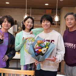 （左から）吉岡秀隆、小池栄子、作間龍斗、小林薫（C）日本テレビ