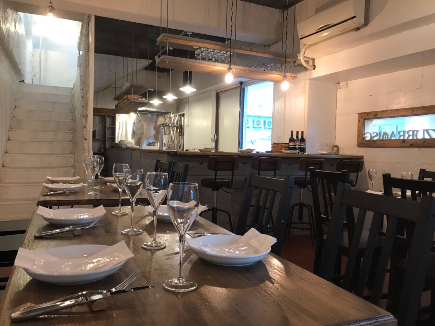 「Azzurra」店内（提供写真）