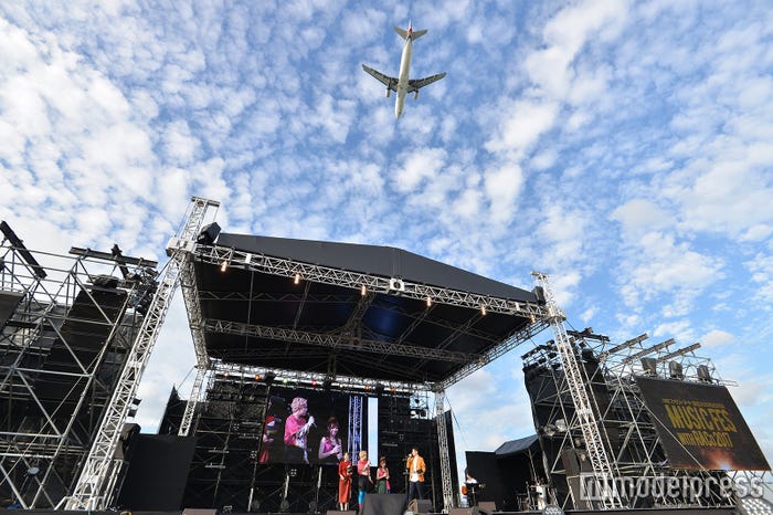 ステージの様子 (C)モデルプレス