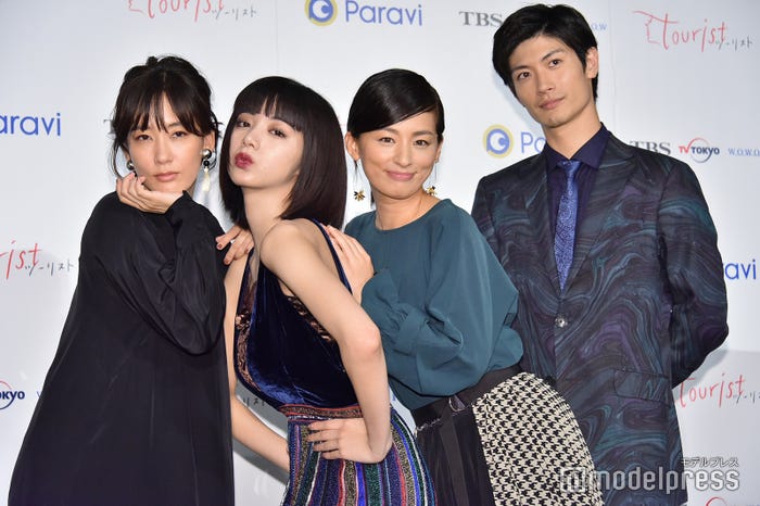(左から)水川あさみ、池田エライザ、尾野真千子、三浦春馬(C)モデルプレス
