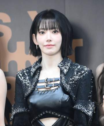 LE SSERAFIM・宮脇咲良が高熱による体調不良でパリ公演を不参加