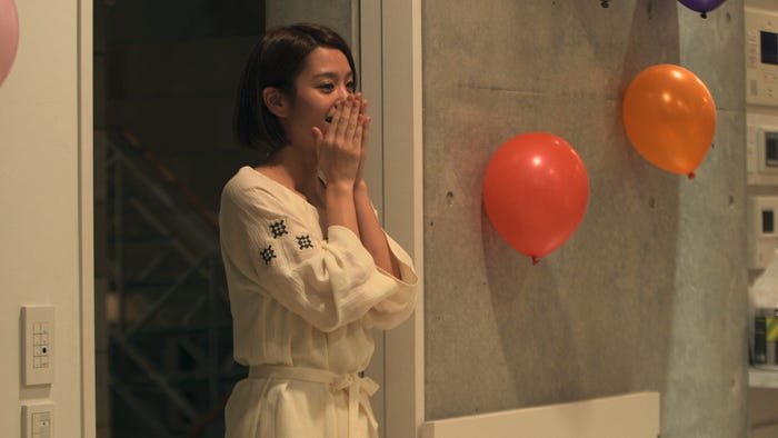 勇気がプレゼントした服を着る美咲『TERRACE HOUSE BOYS & GIRLS IN THE CITY』38th WEEK(C)フジテレビ/イースト・エンタテインメント