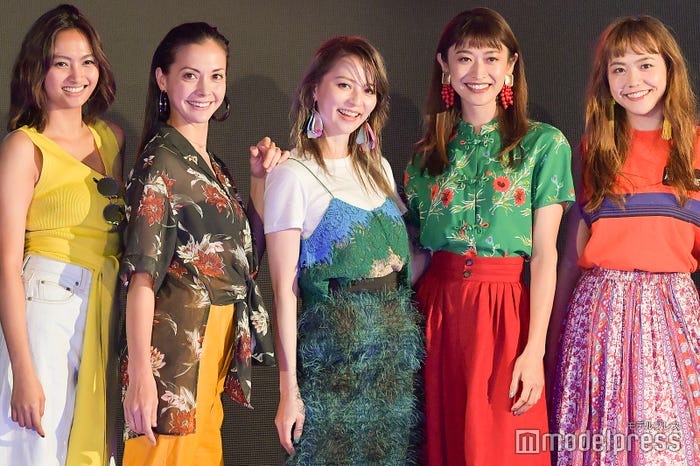 香川沙耶、土屋アンナ、香里奈、山田優、松井愛莉(C)モデルプレス