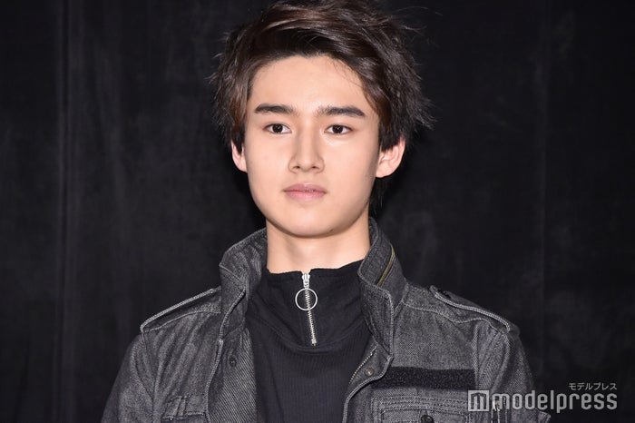 藤岡弘 のイケメン息子 真威人 藤岡家のワイルドな教育告白 イノシシが向かってきたら モデルプレス 藤岡弘 のイケメン息子 真威人 藤岡家のワイルドな教育告白 イノシシが向かってきたら モデルプレス