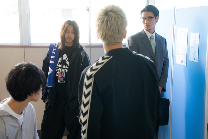 佐野岳、笠松将「レッドブルー」第7話(C)「レッドブルー」製作委員会・MBS(C)波切敦/小学館