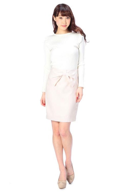 リボンタイトスカート「JugeETTA」6,480円（税込）