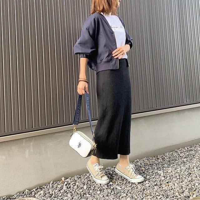 初春でもパンプスはまだ寒い 冬から春の変わり目 ブラックタイトスカートの足元は何が正解 モデルプレス 初春でもパンプスはまだ寒い 冬から春の変わり目 ブラックタイトスカートの足元は何が正解 モデルプレス