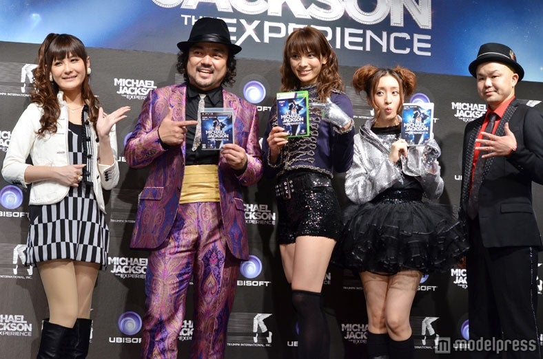 左から：椿姫彩菜、パパイヤ鈴木、秋元才加、梅田彩佳、西寺郷太