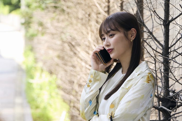 内田理央「嗤う淑女」第3話より(C)東海テレビ・フジテレビ