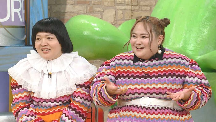 (左から)オカリナ、ゆいP (C)日本テレビ