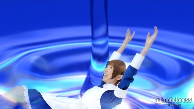 篠田麻里子／新CM「メンソレータムマリコ」篇