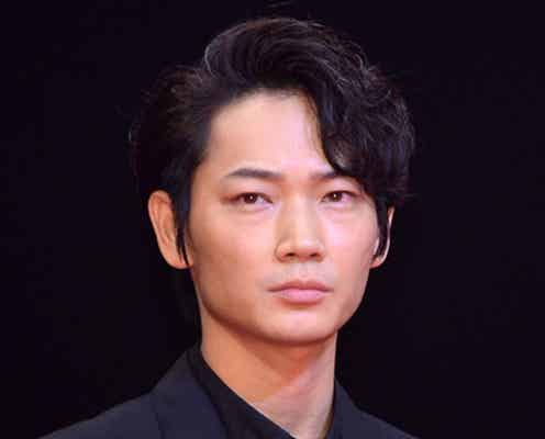 綾野剛は「憑依俳優」 本木雅弘&堤幸彦監督が太鼓判