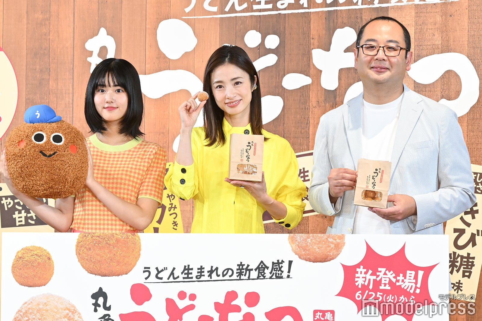 原菜乃華、上戸彩、山口寛氏（C）モデルプレス