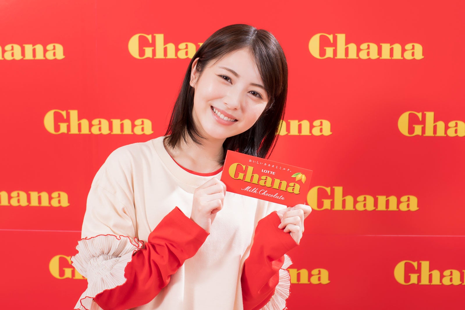 浜辺美波／メイキングカット（提供写真）