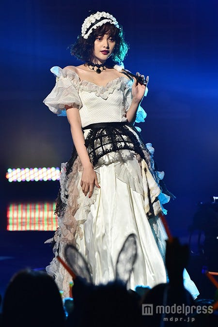 玉城ティナ